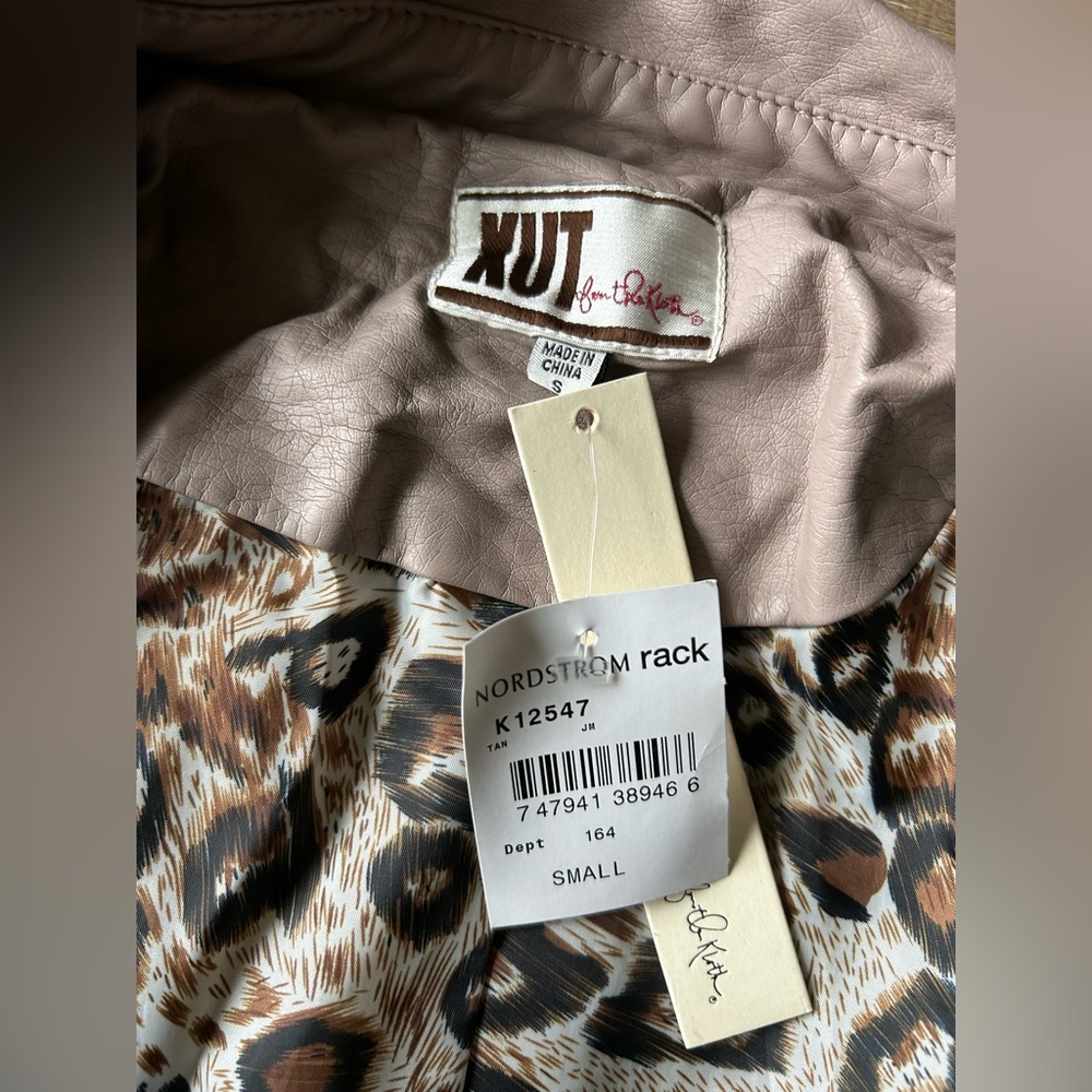 ▶️ KUT KLOTH Women’s Tan Taupe Faux Leather Full Zip Jacket S Moto Classic NWT - Picture 3 of 11